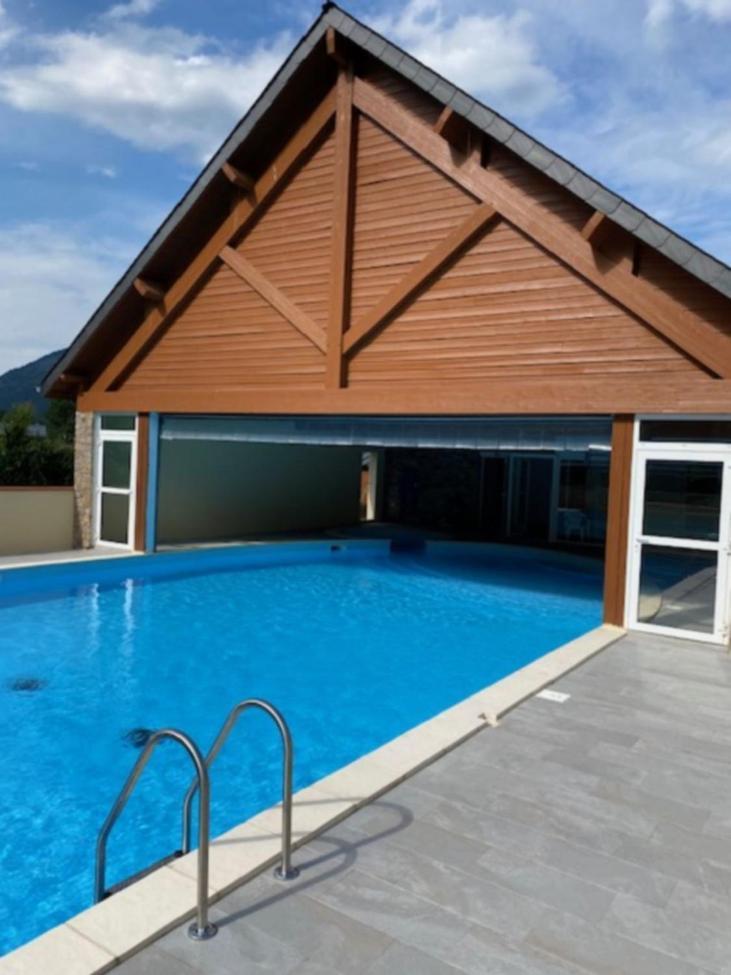Appartement Tres Agreable Dans Belle Residence, Classe 3 Etoiles Par Le Comite Departementale Du Tourisme En Haute Garonne Bagnères-de-Luchon Exteriör bild